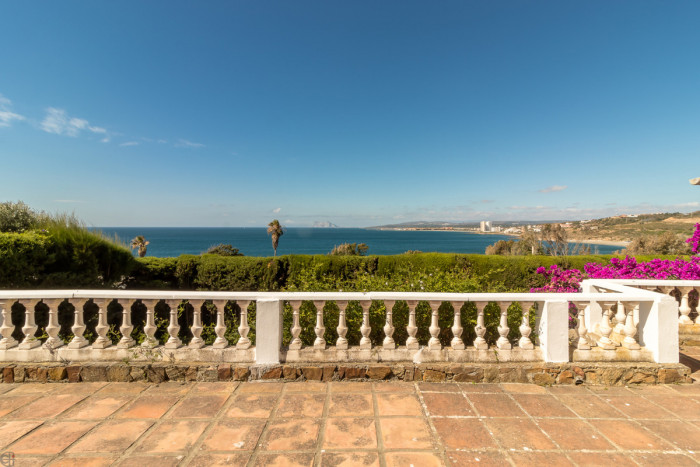 Qlistings House - Villa in Punta Chullera, Costa del Sol image 2
